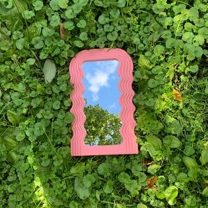 Pink wave frame mirror